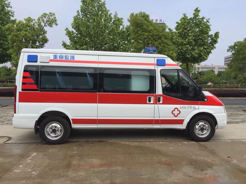 福特V348长轴救护车 (4)