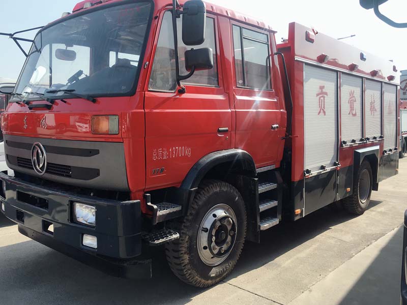 5吨东风145水罐消防车图片